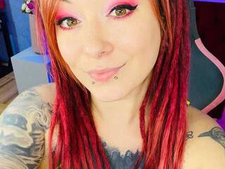 Эротический видеочат Yolandi