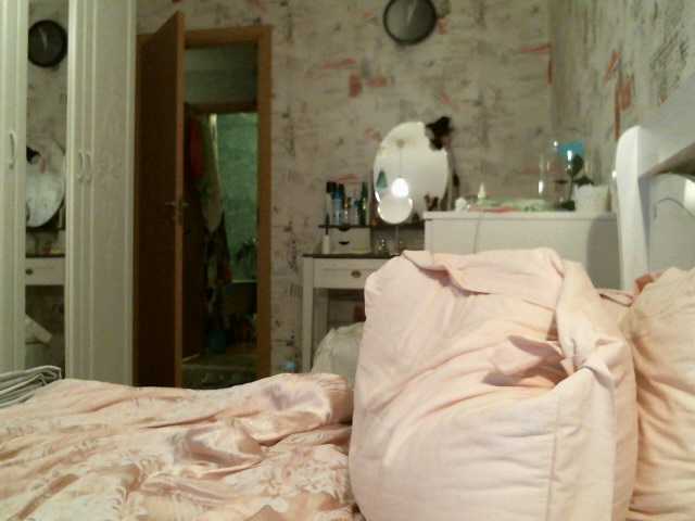 Скриншоты трансляции YourMistressa