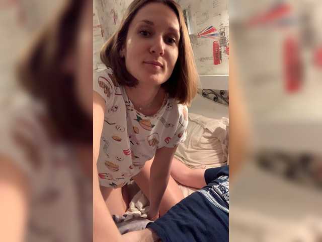 Скриншоты трансляции YourMistressa