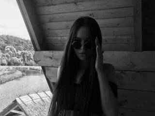 Эротический видеочат YourQueen77