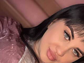 Эротический видеочат Koketochka_Y