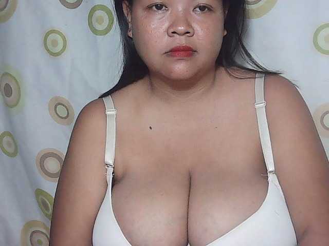 Скриншоты трансляции yummytits28