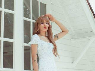 Эротический видеочат YuqiSun