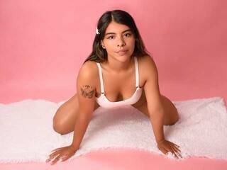 Эротический видеочат YvonneCollins