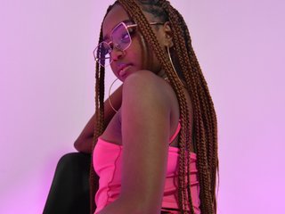 Эротический видеочат ZaraBrown