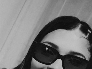 Эротический видеочат zoe-tay