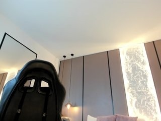 Эротический видеочат zoee-zi